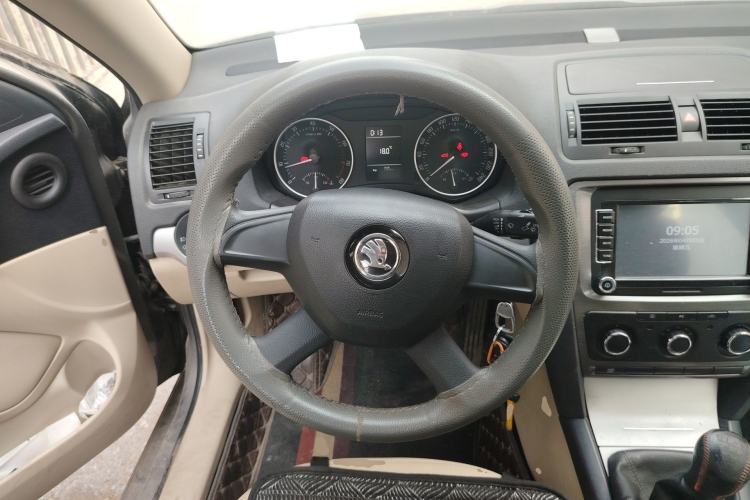 Used Skoda Octavia 2015 Classic Model 1.6L Manual Yijie Edition Steering Wheel
