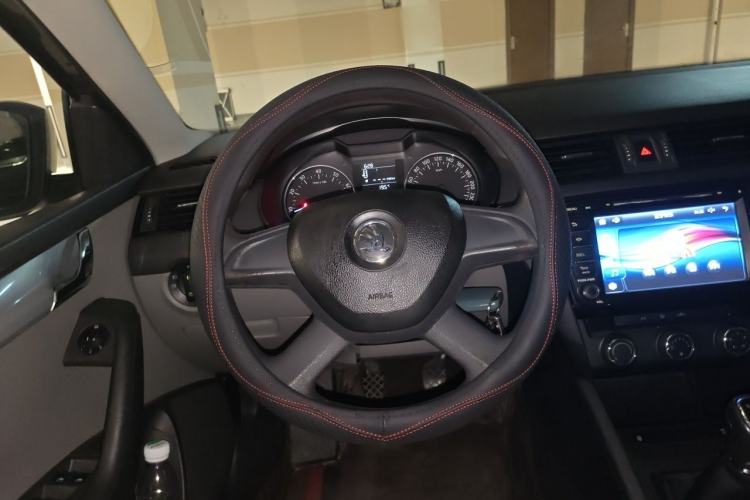 Used Skoda Octavia 2015 1.6L Manual Eado Edition Steering Wheel
