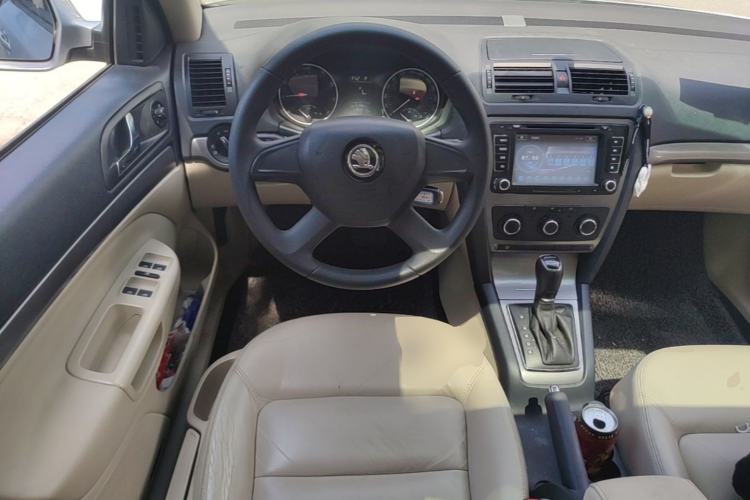Used Skoda Octavia 2015 Classic Model 1.6L Automatic Yijie Version Steering Wheel