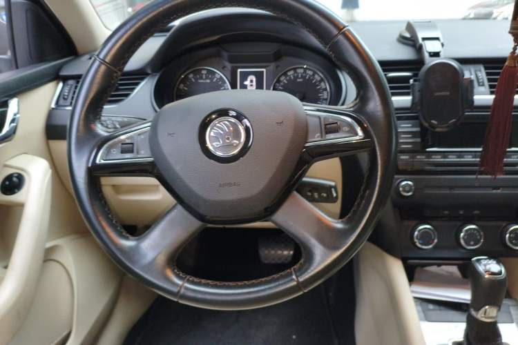 Used Skoda Octavia 2015 1.4TSI DSG Yijun Edition Steering Wheel