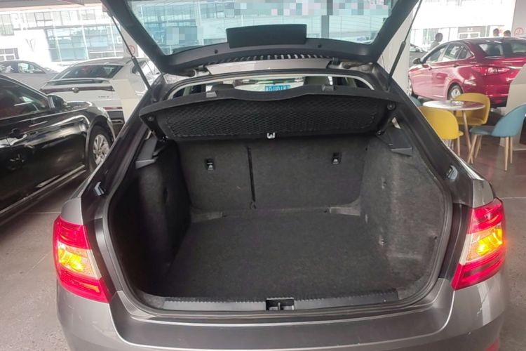 Used Skoda Octavia 2015 1.4TSI DSG Yijun Edition Trunk