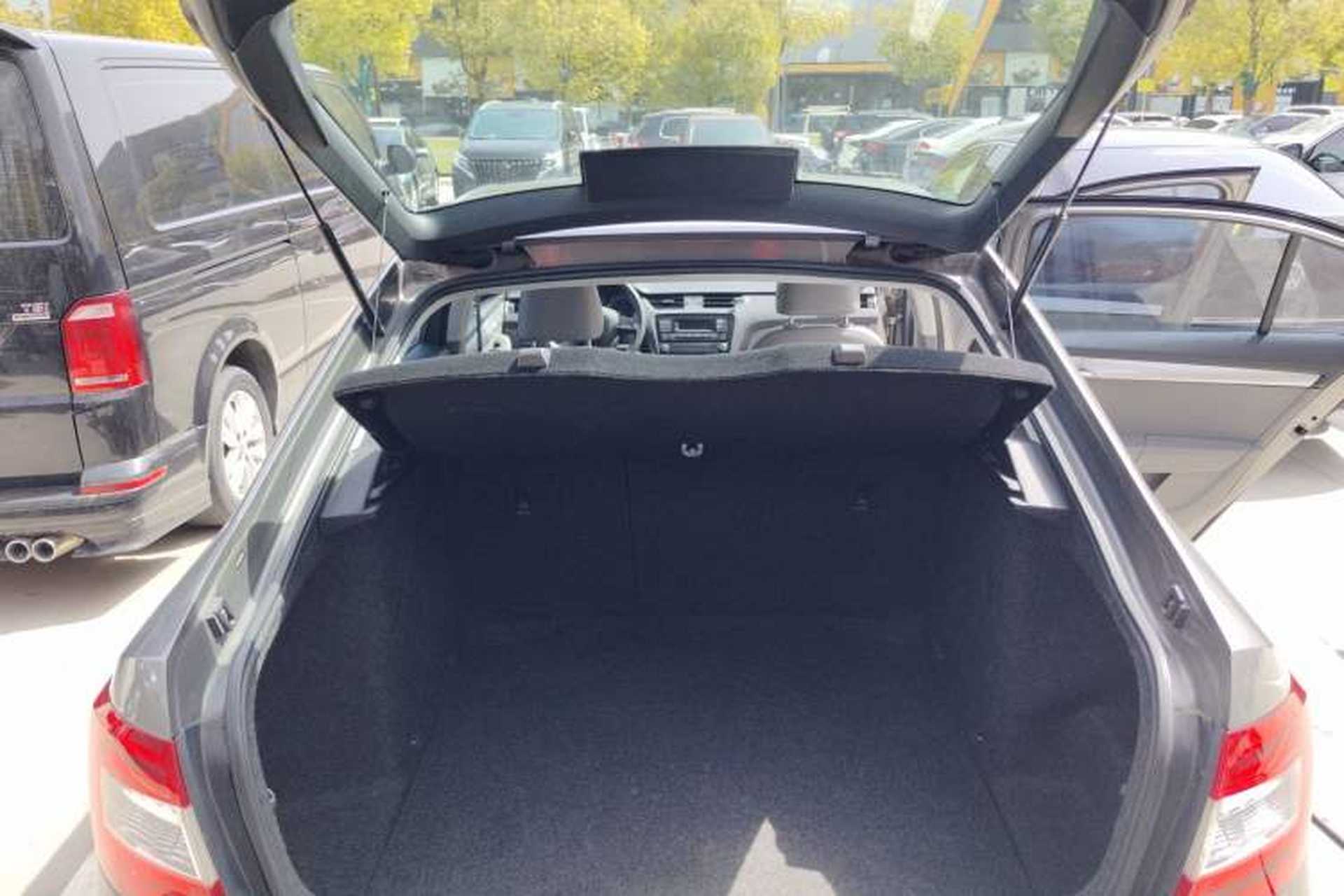 Used Skoda Octavia 2015 1.6L Automatic Yijie Edition Trunk