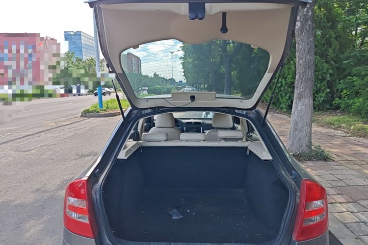 Used Skoda Octavia 2015 Classic Model 1.6L Automatic Yijie Version Trunk