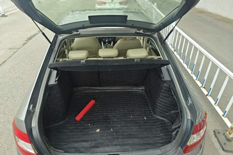 Used Skoda Octavia 2015 1.6L Automatic Yijun Edition Trunk