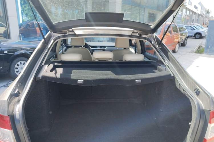 Used Skoda Octavia 2015 1.6L Automatic Yijie Edition Trunk