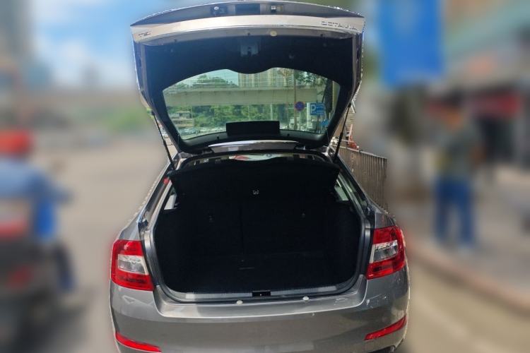 Used Skoda Octavia 2015 1.4TSI DSG Yijun Edition Trunk