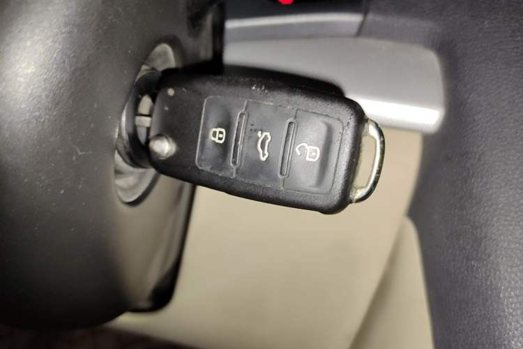 Used Skoda Octavia 2015 Classic Model 1.6L Automatic Yijie Version Vehicle Key