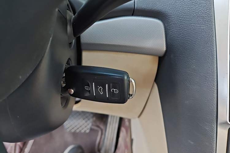 Used Skoda Octavia 2015 Classic Model 1.6L Automatic Yijie Version Vehicle Key