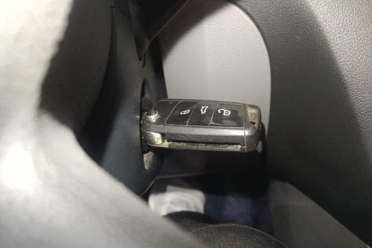 Used Skoda Octavia 2015 1.6L Manual Yijie Edition Vehicle Key