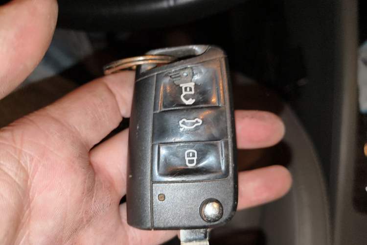Used Skoda Octavia 2015 1.6L Manual Yijun Edition Vehicle Key