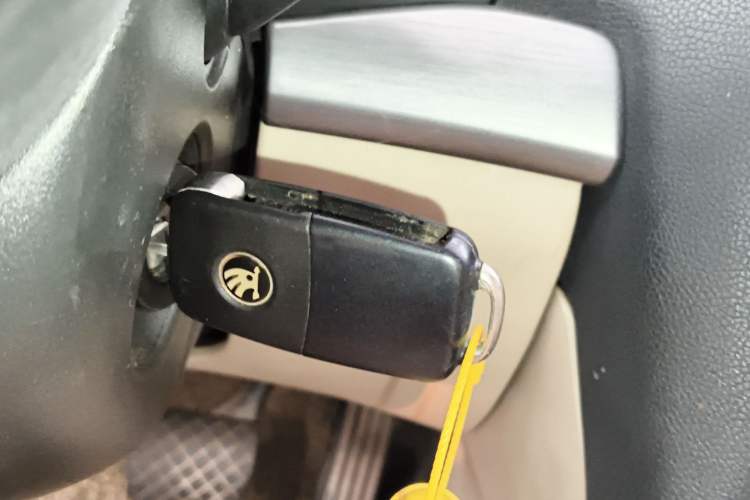 Used Skoda Octavia 2015 Classic Model 1.6L Automatic Yijie Version Vehicle Key