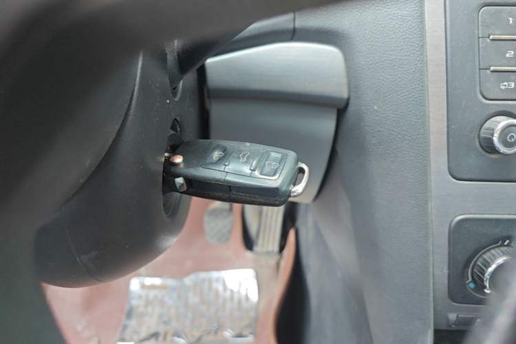 Used Skoda Octavia 2015 Classic Model 1.6L Manual Yijie Edition Vehicle Key