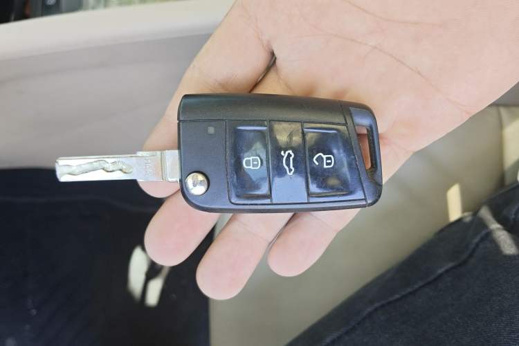 Used Skoda Octavia 2015 1.6L Manual Yijun Edition Vehicle Key
