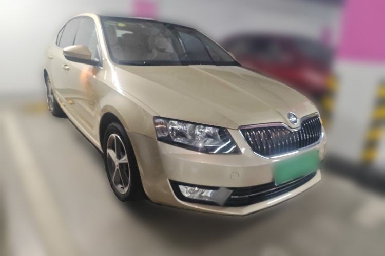 Used Skoda Octavia 2015 1.6L Automatic Yijun Edition Front Right 45 Deg