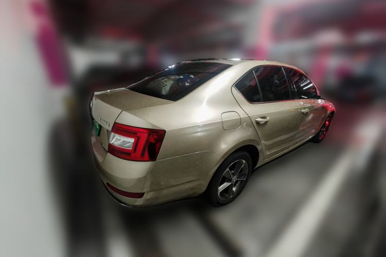Used Skoda Octavia 2015 1.6L Automatic Yijun Edition Rear Right 45 Deg