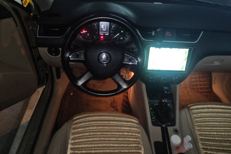 Used Skoda Octavia 2015 1.6L Automatic Yijun Edition Steering Wheel