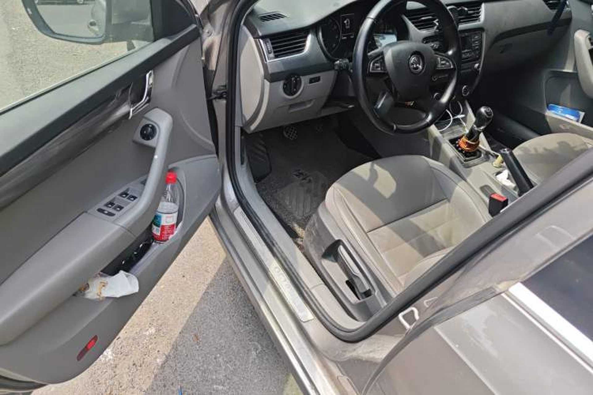 Used Skoda Octavia 2015 1.6L Manual Yijie Edition Driver Seat