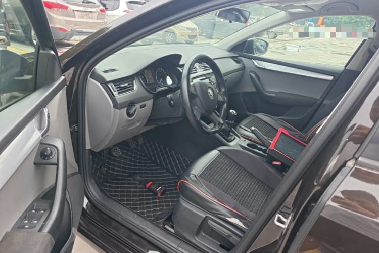 Used Skoda Octavia 2015 1.6L Manual Eado Edition Driver Seat