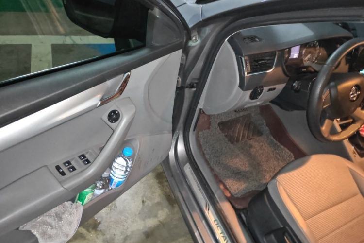 Used Skoda Octavia 2015 1.6L Automatic Yijie Edition Driver Seat