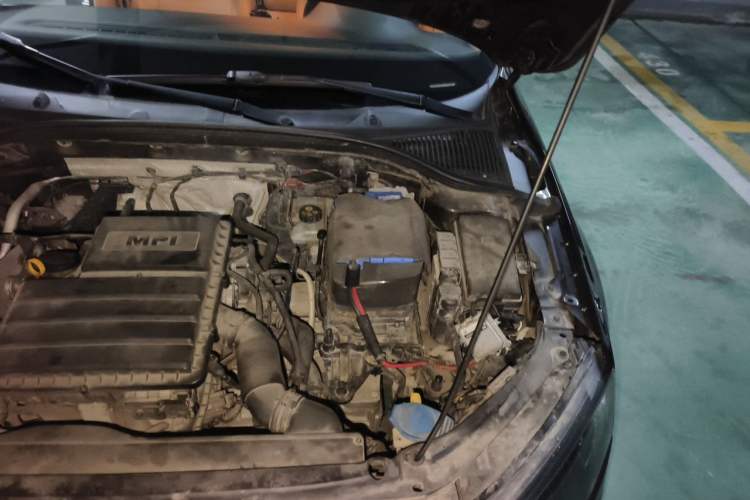 Used Skoda Octavia 2015 1.6L Automatic Yijun Edition Engine Bay Left