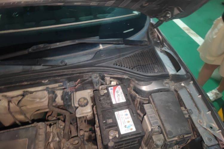Used Skoda Octavia 2015 1.6L Manual Yijun Edition Engine Bay Left