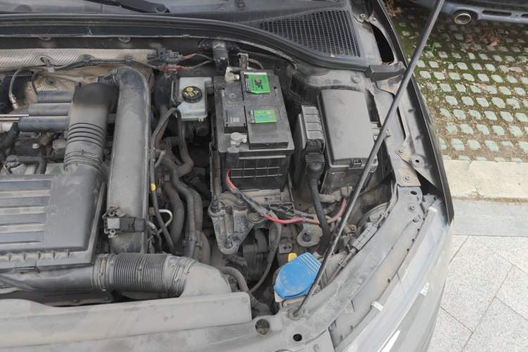 Used Skoda Octavia 2015 1.4TSI Manual Yijun Edition Engine Bay Left