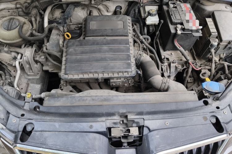 Used Skoda Octavia 2015 1.6L Automatic Yijie Edition Engine Bay