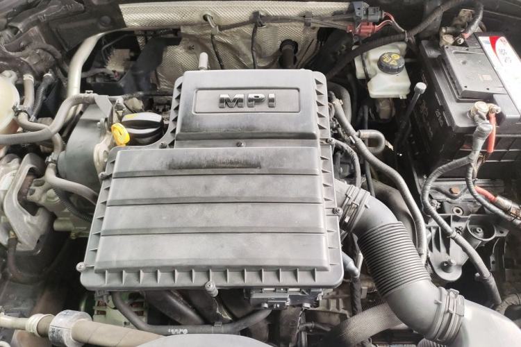 Used Skoda Octavia 2015 1.6L Automatic Yijie Edition Engine Bay
