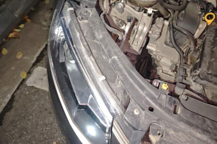 Used Skoda Octavia 2015 1.6L Automatic Yijun Edition Engine Bay Right