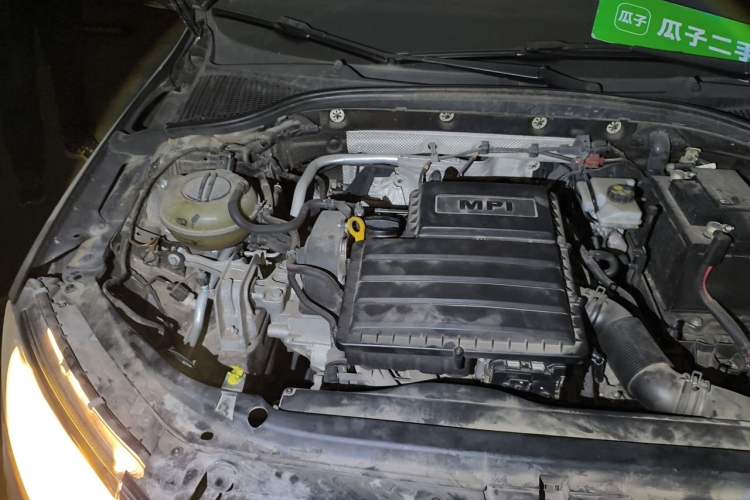 Used Skoda Octavia 2015 1.6L Automatic Yijie Edition Engine Bay Right