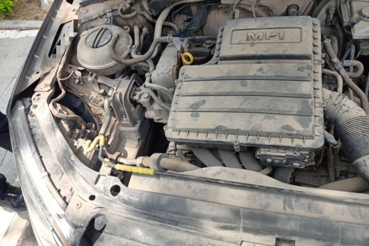 Used Skoda Octavia 2015 1.6L Automatic Yijie Edition Engine Bay Right