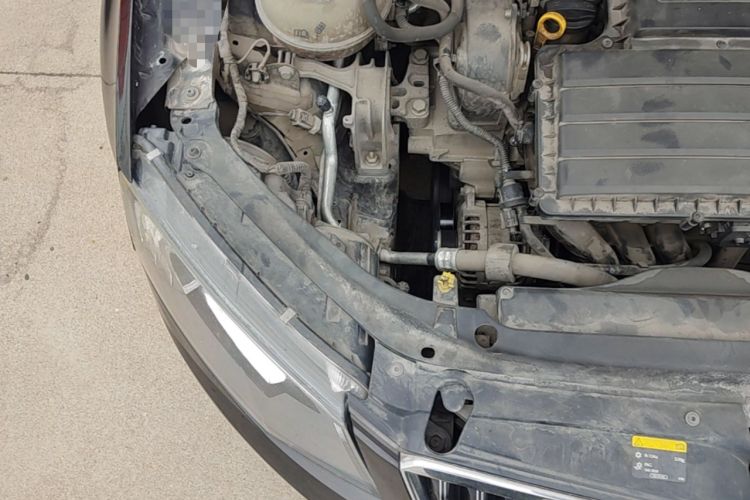 Used Skoda Octavia 2015 1.6L Automatic Yijun Edition Engine Bay Right