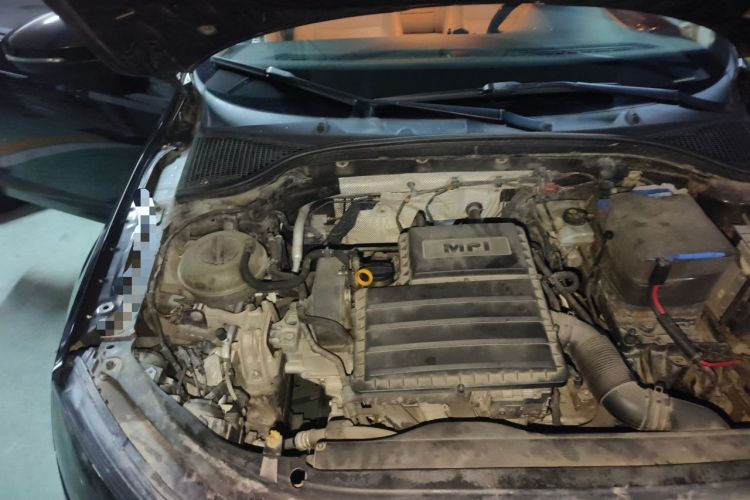 Used Skoda Octavia 2015 1.6L Automatic Yijun Edition Engine Bay Right
