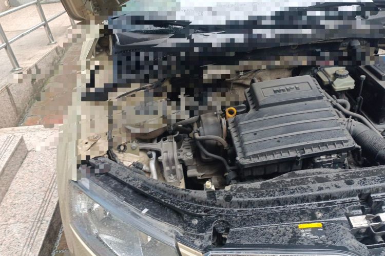Used Skoda Octavia 2015 1.6L Automatic Yijie Edition Engine Bay Right