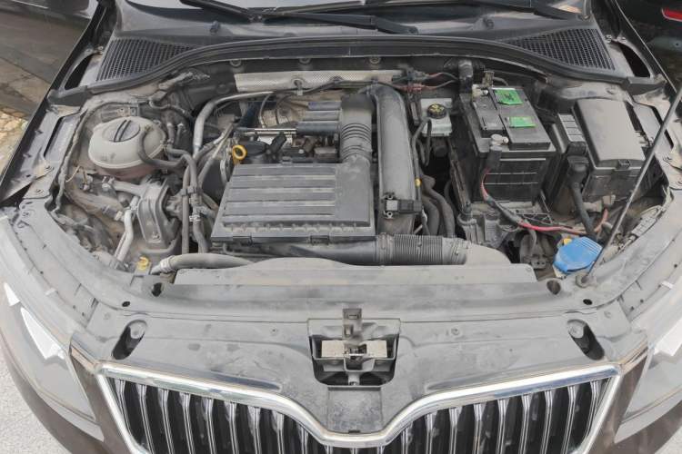 Used Skoda Octavia 2015 1.4TSI Manual Yijun Edition Engine Bay
