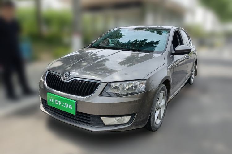 Used Skoda Octavia 2015 1.6L Automatic Yijie Edition Guazi used car, China used car export, Used car for sale, Used cars, Cheapest cars for sale