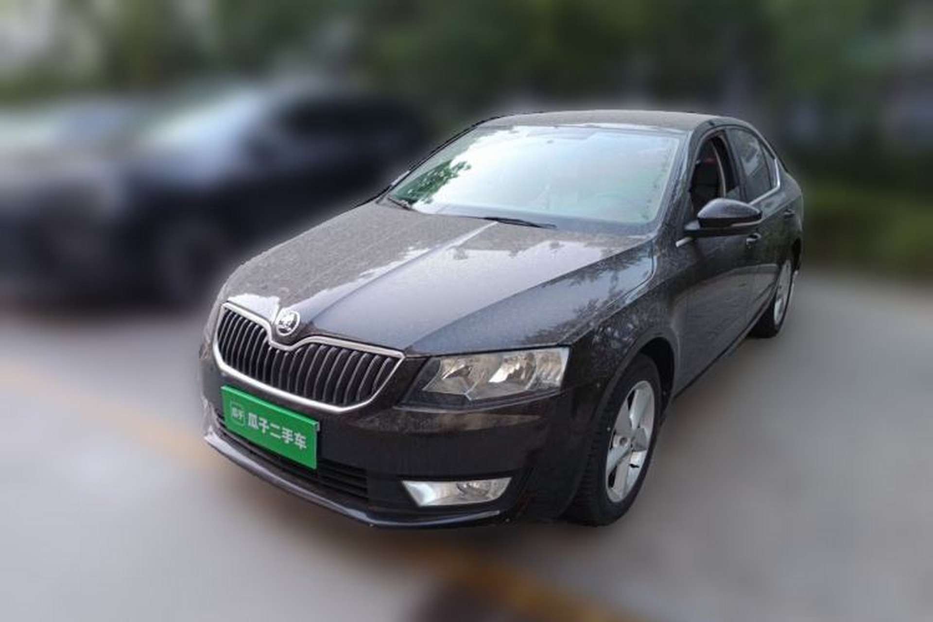 Used Skoda Octavia 2015 1.6L Automatic Yijie Edition Front Left 45 Deg