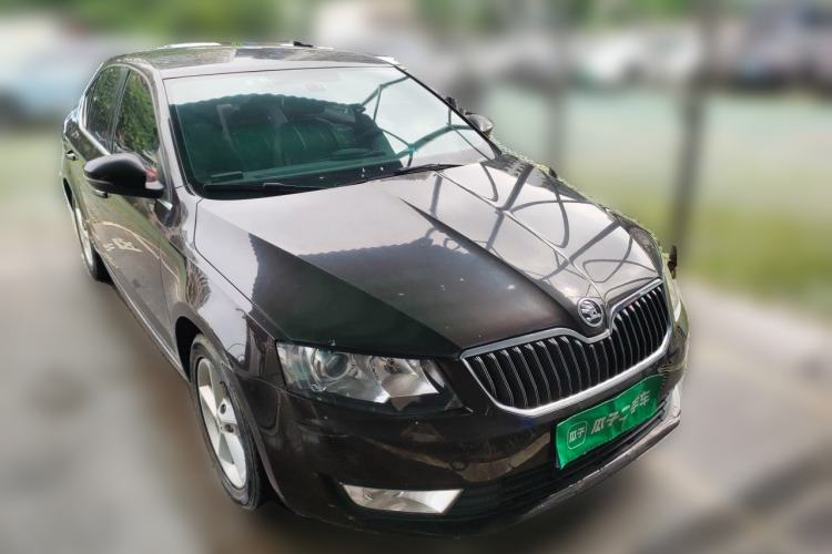 Used Skoda Octavia 2015 1.6L Automatic Yijie Edition Front Right 45 Deg