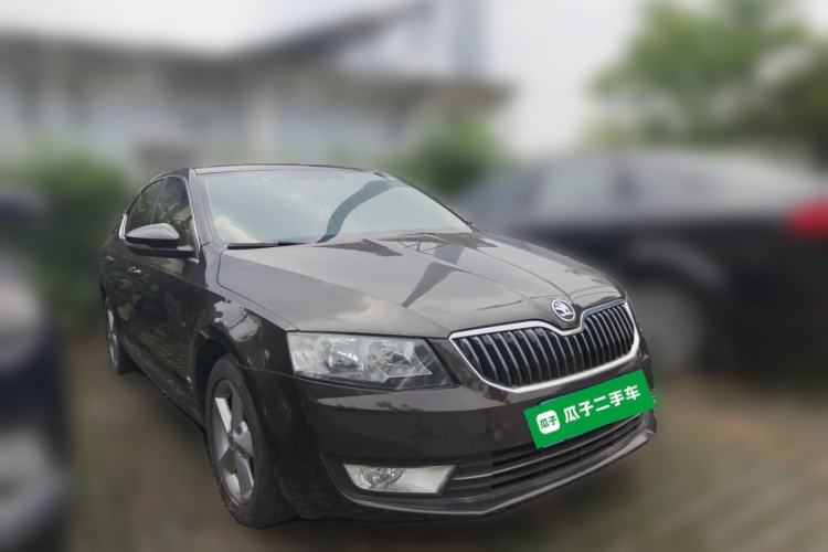Used Skoda Octavia 2015 1.4TSI Manual Yijun Edition Front Right 45 Deg