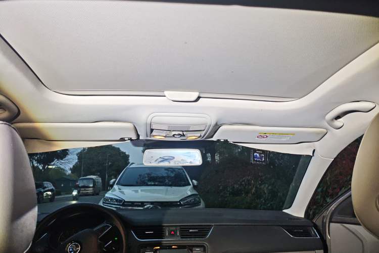 Used Skoda Octavia 2015 1.6L Automatic Yijun Edition Headliner