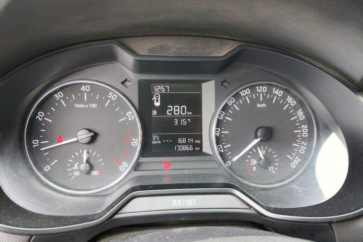 Used Skoda Octavia 2015 1.6L Manual Yijie Edition Instrument Cluster