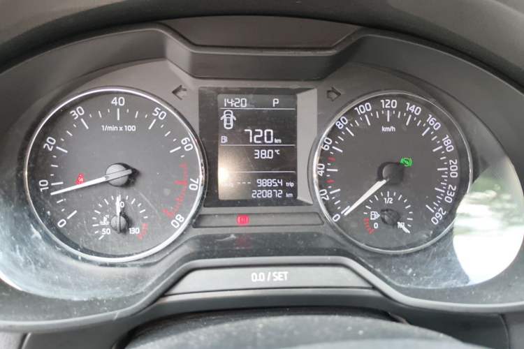 Used Skoda Octavia 2015 1.6L Automatic Yijie Edition Instrument Cluster