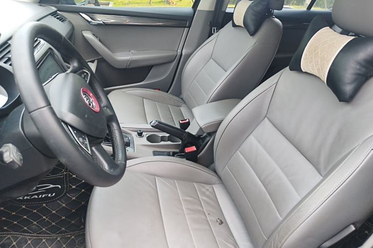 Used Skoda Octavia 2015 1.6L Automatic Yijun Edition Left Front Seat