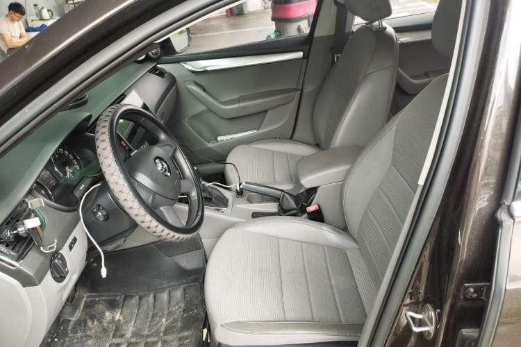Used Skoda Octavia 2015 1.6L Automatic Yijie Edition Left Front Seat