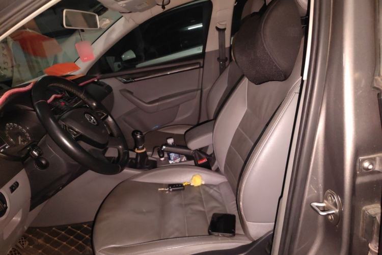 Used Skoda Octavia 2015 1.6L Manual Yijun Edition Left Front Seat