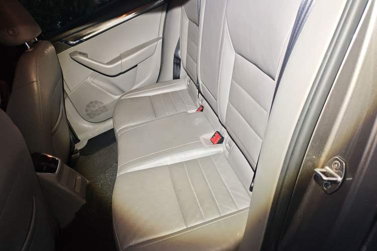 Used Skoda Octavia 2015 1.6L Automatic Yijun Edition Left Rear Seat