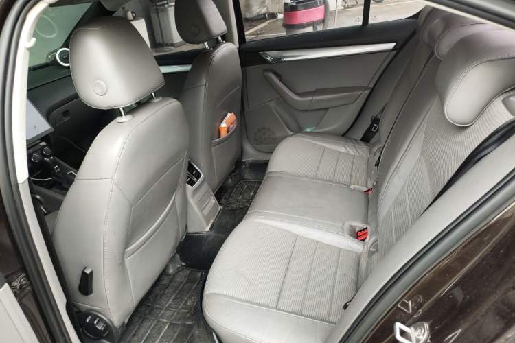 Used Skoda Octavia 2015 1.6L Automatic Yijie Edition Left Rear Seat