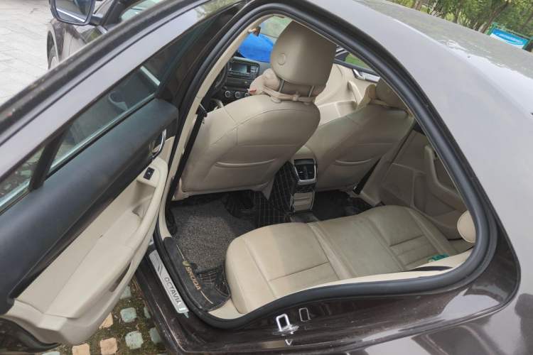 Used Skoda Octavia 2015 1.4TSI Manual Yijun Edition Left Rear Seat