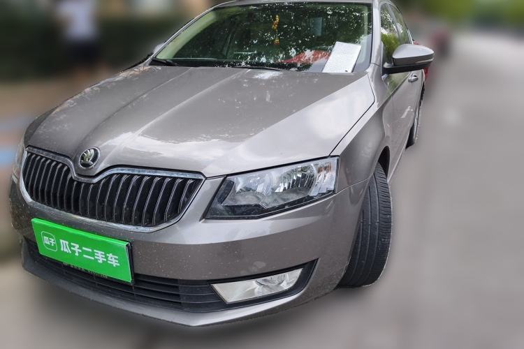 Used Skoda Octavia 2015 1.6L Automatic Yijie Edition Guazi used car, China used car export, Used car for sale, Used cars, Cheapest cars for sale