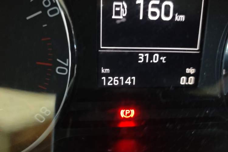 Used Skoda Octavia 2015 1.6L Automatic Yijun Edition Odometer Close Up